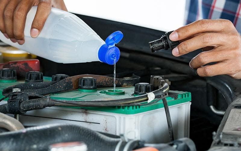 nước cất châm bình điện xe nâng điện