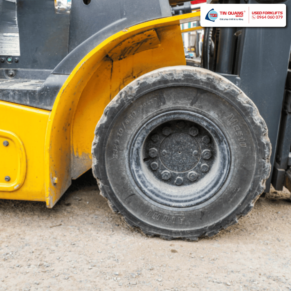 Komatsu Xe Nâng Điện Cũ 2.5 Tấn - Model FE25-1 03323 - Ảnh 9